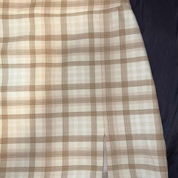 BRAND NEW WILFRED SKIRT! Never worn, sadly no longer a size 2! - Picture 3 of 3